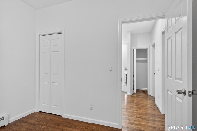 Building Photo - 144 Cottage St