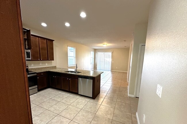 Building Photo - 7529 Azalea Cove Cir