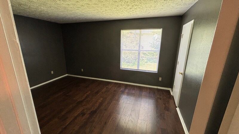 Building Photo - 2978 Kenville Ln