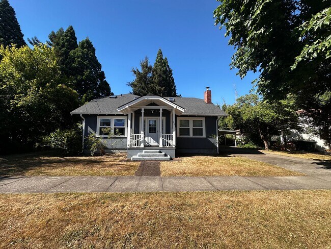 Primary Photo - 3 Bedroom 2 Bath Single Family House