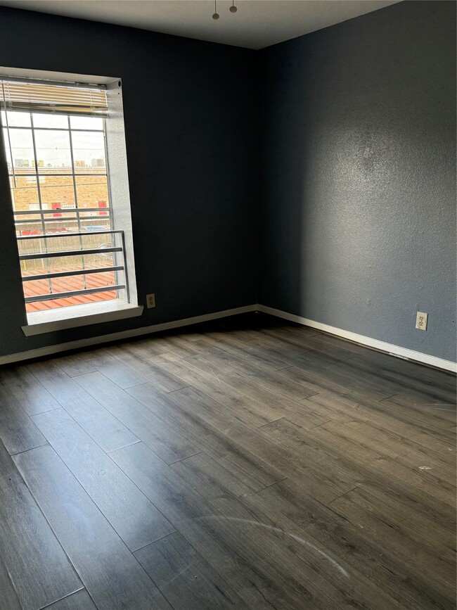 Building Photo - 6201 Ranchester Dr