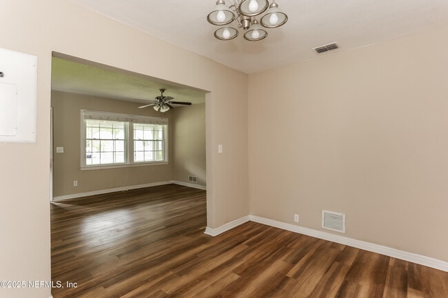 Building Photo - 3114 N 3rd St Cir