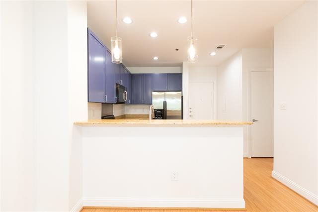 Building Photo - 4122 Avondale Ave