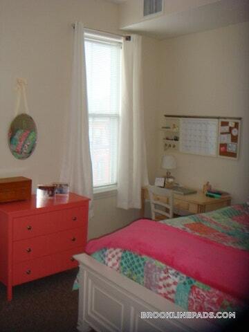 Building Photo - 4 Davis Ave