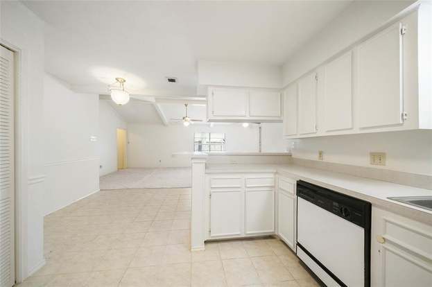 Building Photo - 1716 Huge Oaks St