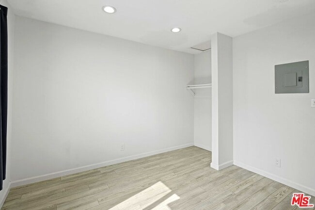 Building Photo - 6723 Sheltondale Ave