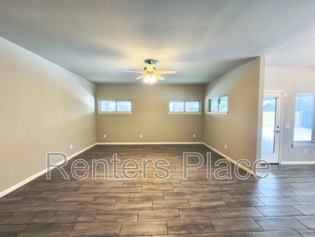 Building Photo - 13936 S Ironwood Pl