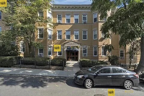 Building Photo - 145 Chiswick Rd