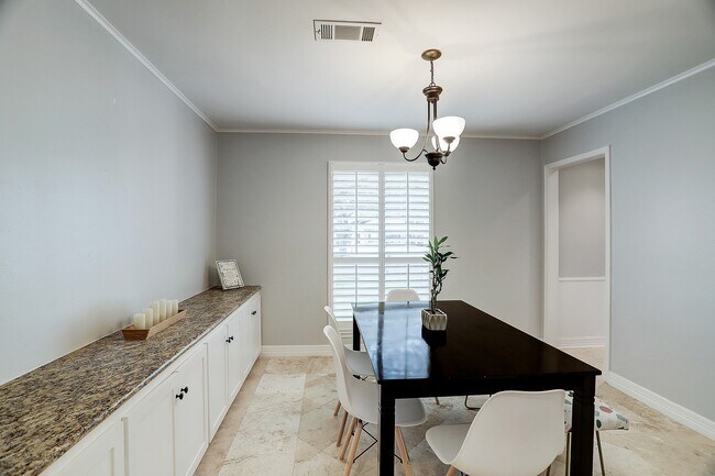 Building Photo - 12523 Briar Forest Dr