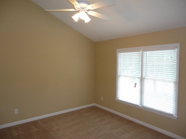 Building Photo - 246 Tillamook Dr