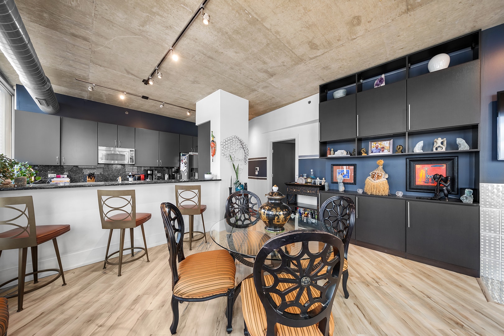 Dining Area - 125 E 13th St