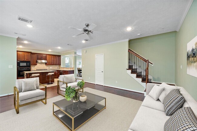 Building Photo - 2626 Couch St