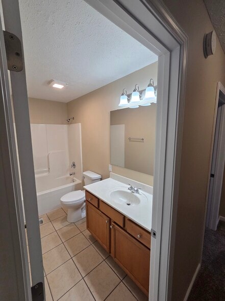 Building Photo - 835 Cornsilk Ct