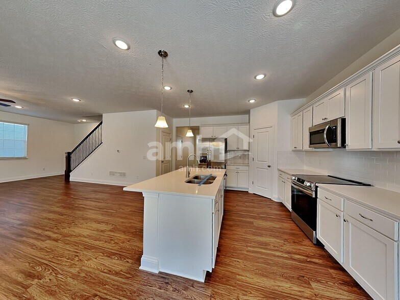 Building Photo - 8316 Northpoint Dr