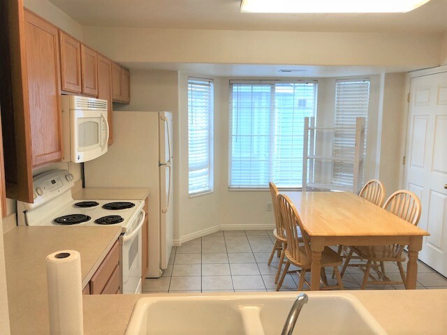 Huge Kitchen & Dining - 885 E 350 N