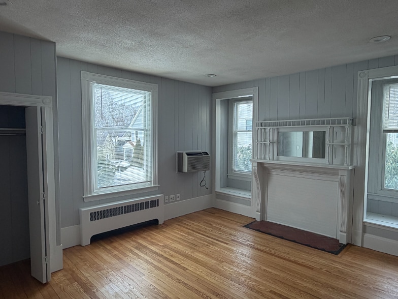 Building Photo - 27 Bowdoin St