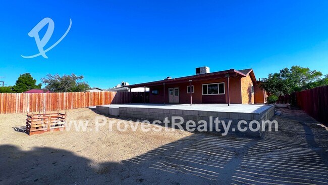 Building Photo - 2 Bed, 2 Bath Victorville Home!!!