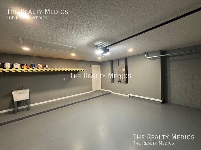 Building Photo - 149 Perfect Dr