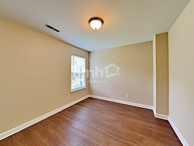 Building Photo - 982 Acadia Ct