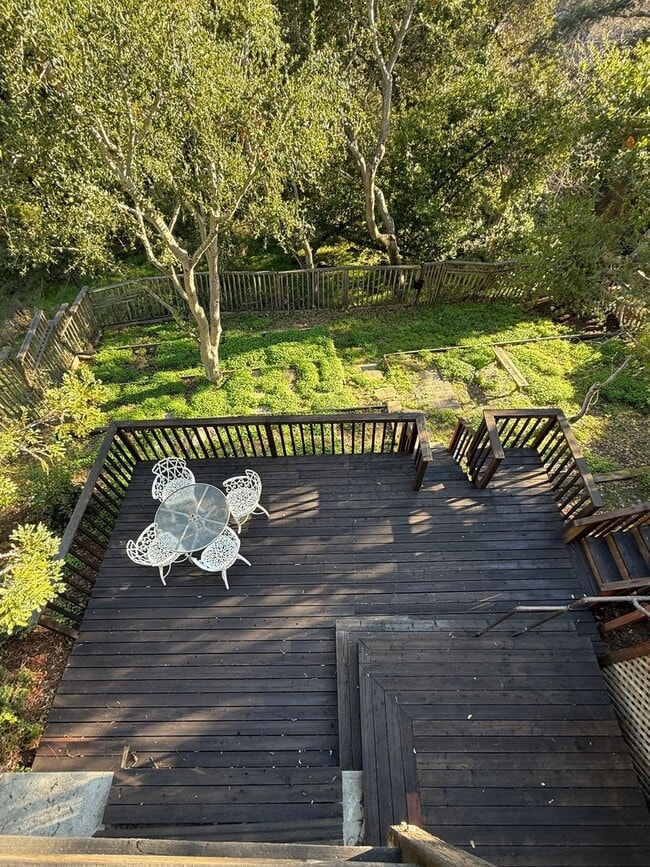 Building Photo - Great 2 Bedroom Rental Home in Crocker Highland District