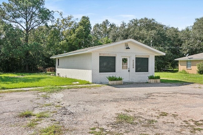 Building Photo - 1300 Kansas Ave S