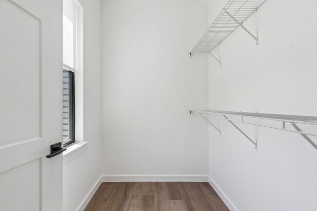 Building Photo - New Construction Townhome For Lease downtown Tampa, Ybor City, Gas Worx