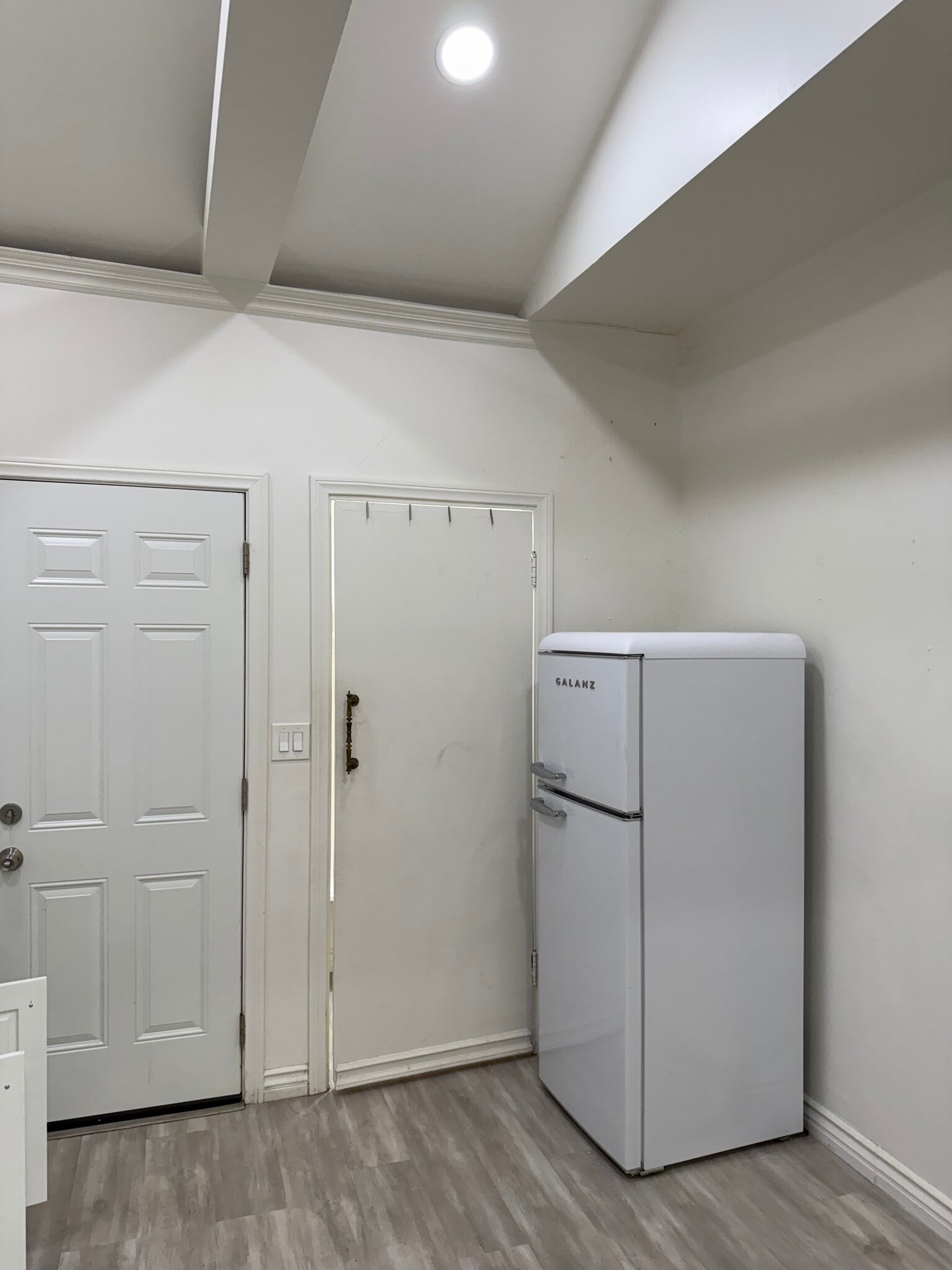 Building Photo - 532 S Irving Blvd