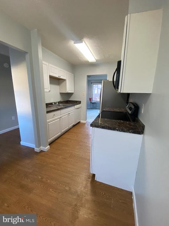 Primary Photo - 7 Mooring Ct