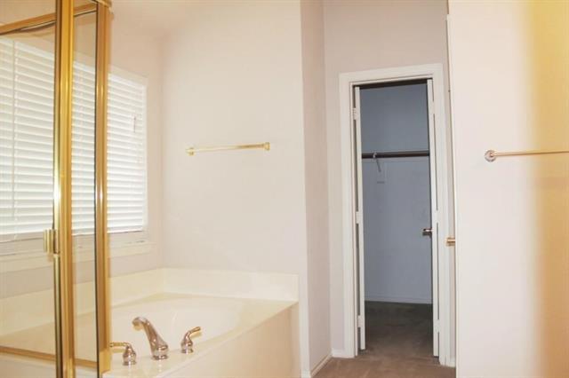 Building Photo - 8832 Fayetteville Dr