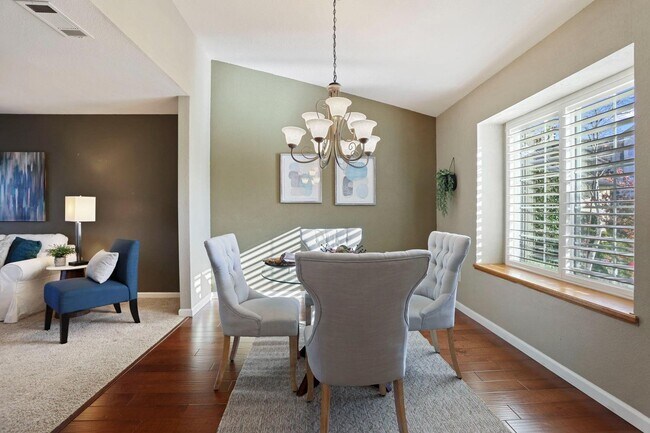 Building Photo - 7273 Shoreline Dr