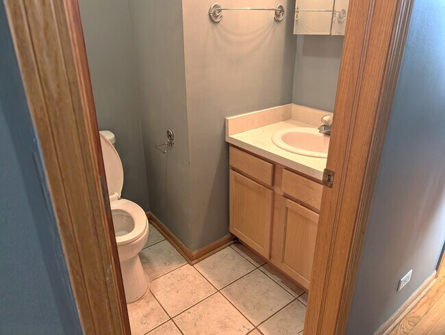 Building Photo - 515 S Campbell Ave