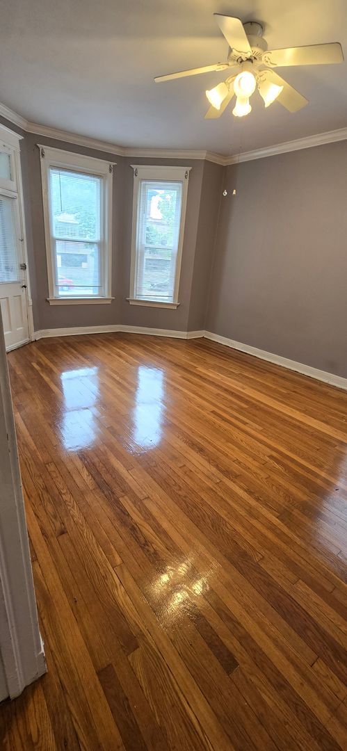 Building Photo - Spacious Two Bedroom Condo in the Barwick-Large Kitchen-Renovated Bathroom