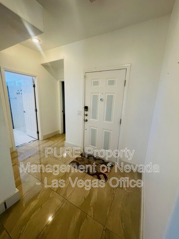 Building Photo - 9341 Lugo St