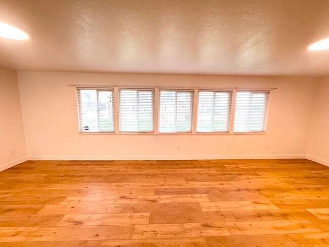 Building Photo - Available Now - Beautiful Ranch-Style Home with Pool