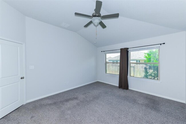 Building Photo - 216 Pearland St