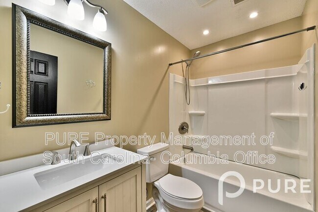 Building Photo - 308 Southampton Dr
