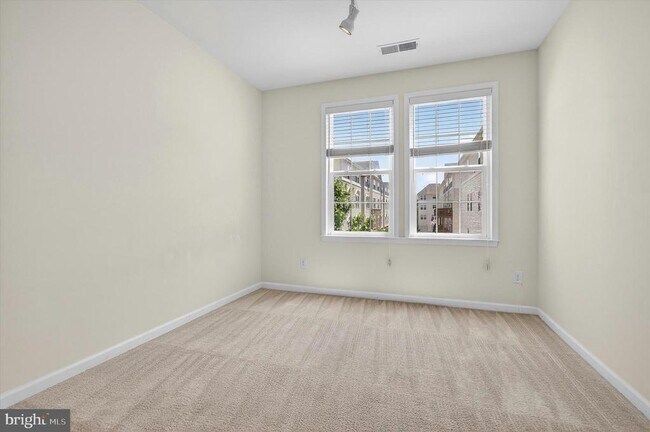 Building Photo - 24620 Byrne Meadow Square