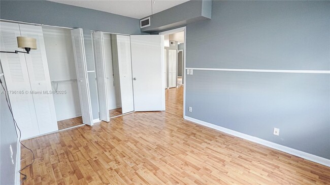 Building Photo - 465 SW 86th Ave
