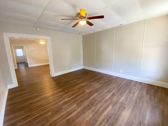 Building Photo - Adorable 1 Bedroom/1 Bathroom House For Rent