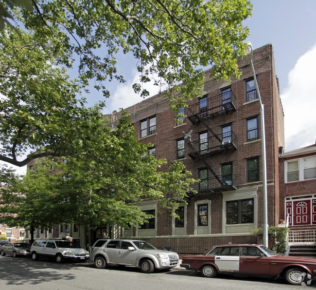 Primary Photo - 1587 Carroll St