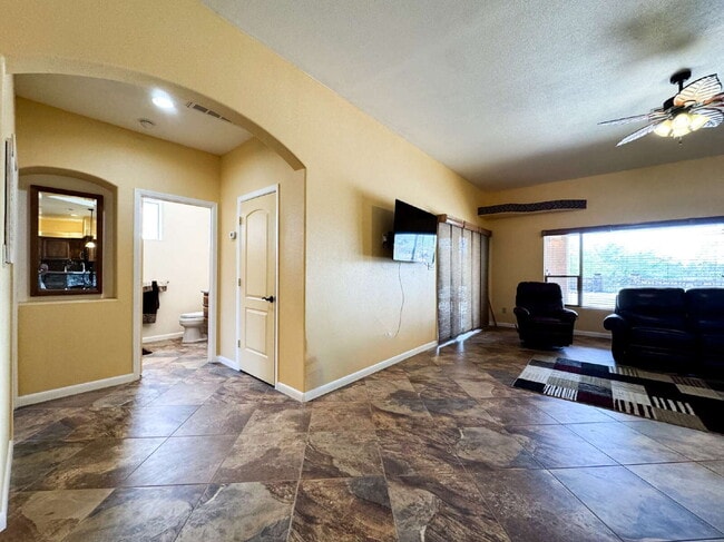 Building Photo - “Well Maintained 2-Bedroom, 2-Bathroom Home in Foothills”