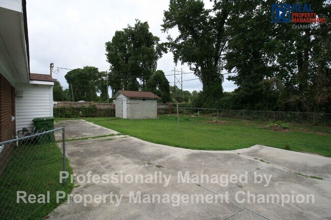 Building Photo - 2909 Spaulding Dr