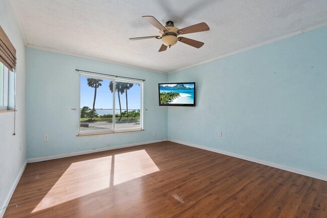 Building Photo - 5203 S Indian River Dr