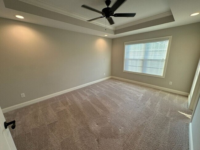Building Photo - Knoxville 37920 - **COMING AVAILABLE August 1st** Beautiful single family home located in South K...