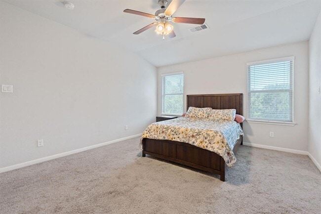 Building Photo - 307 Parkside Dr