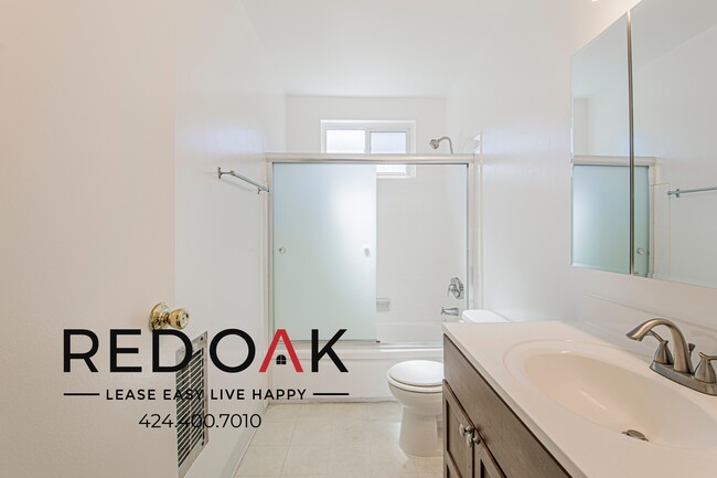 Building Photo - 642 Hayworth Ave