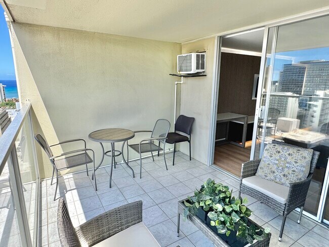 Building Photo - 445 Seaside Ave