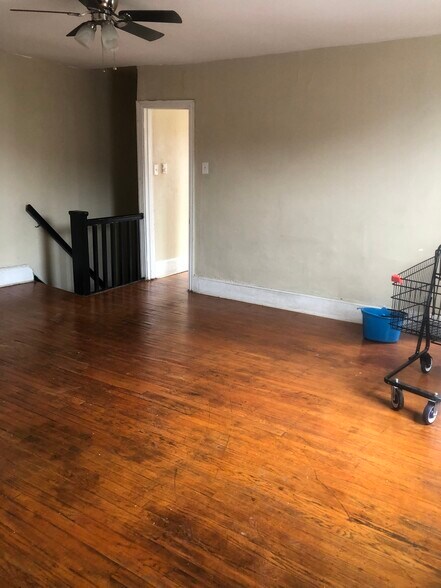 Living room - 3100 N 29th St