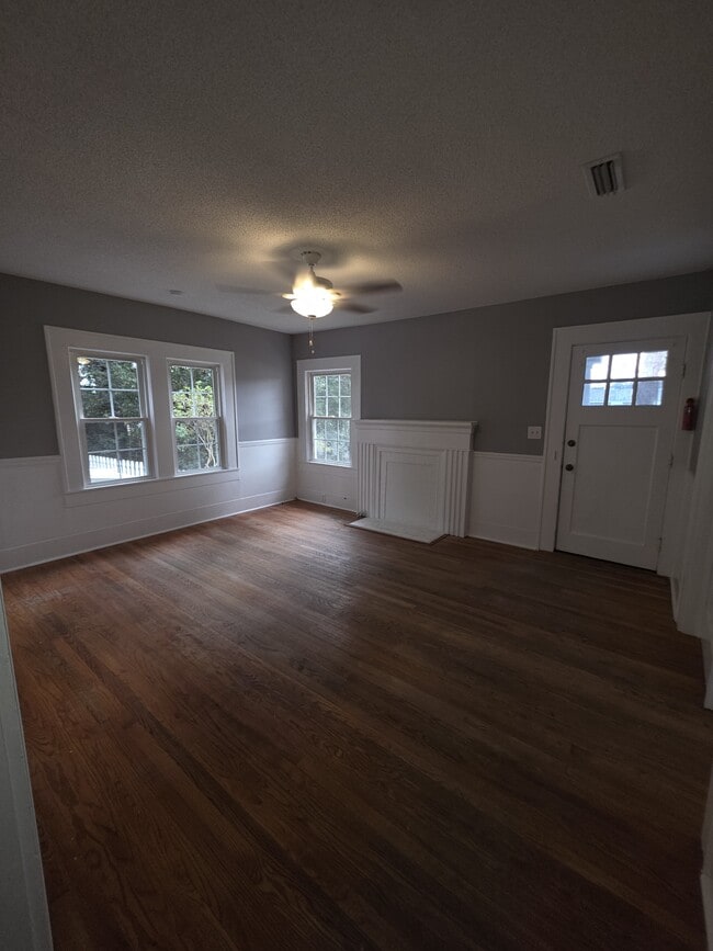 Building Photo - 705 E Water Ave