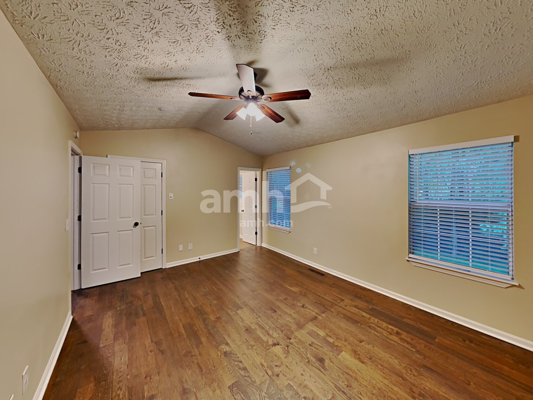 Building Photo - 6028 Woodcreek Dr